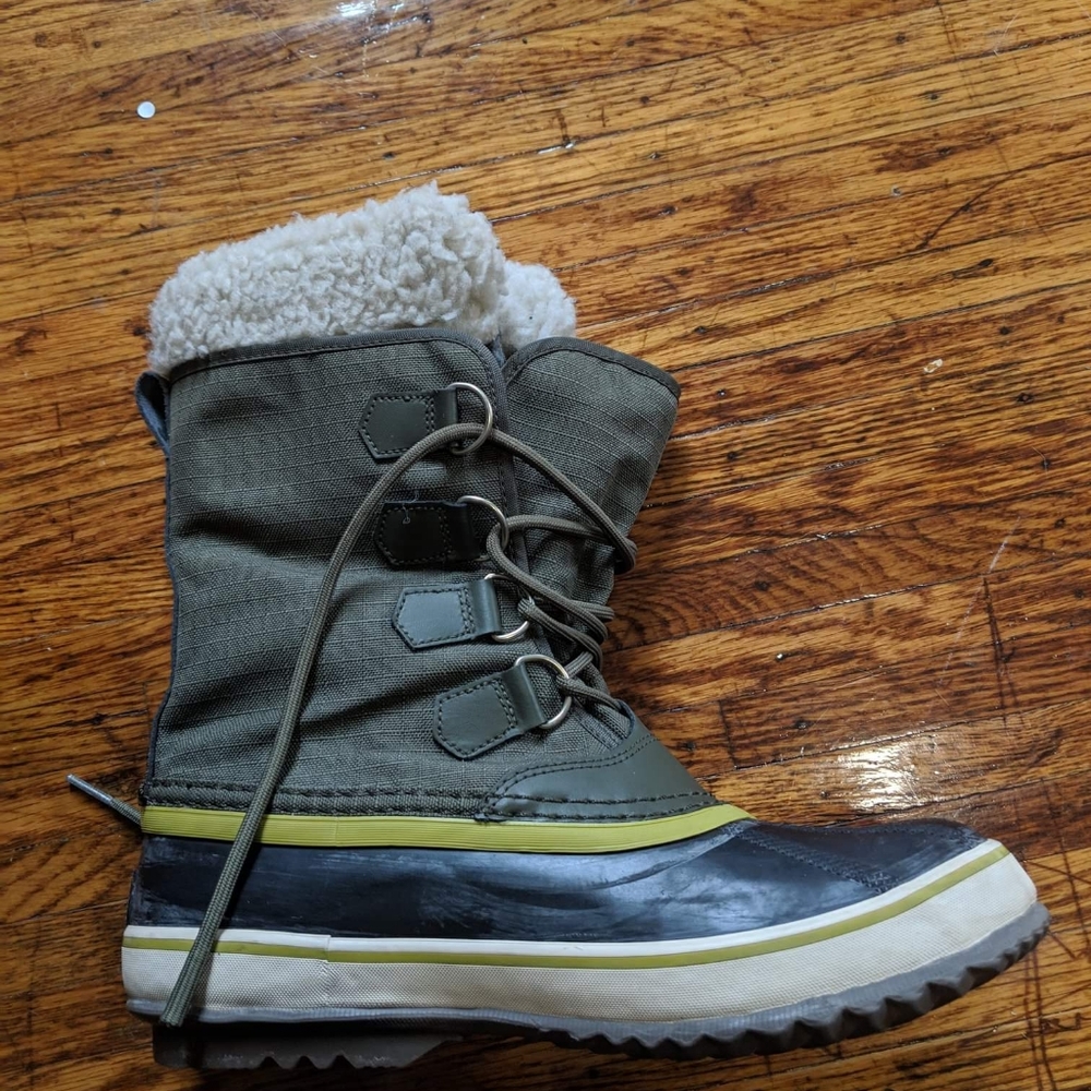 Women's Sorel Carnival Winter Boots size 9